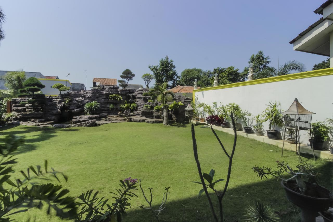 Reddoorz Plus Near Grage City Mall Cirebon Exteriér fotografie