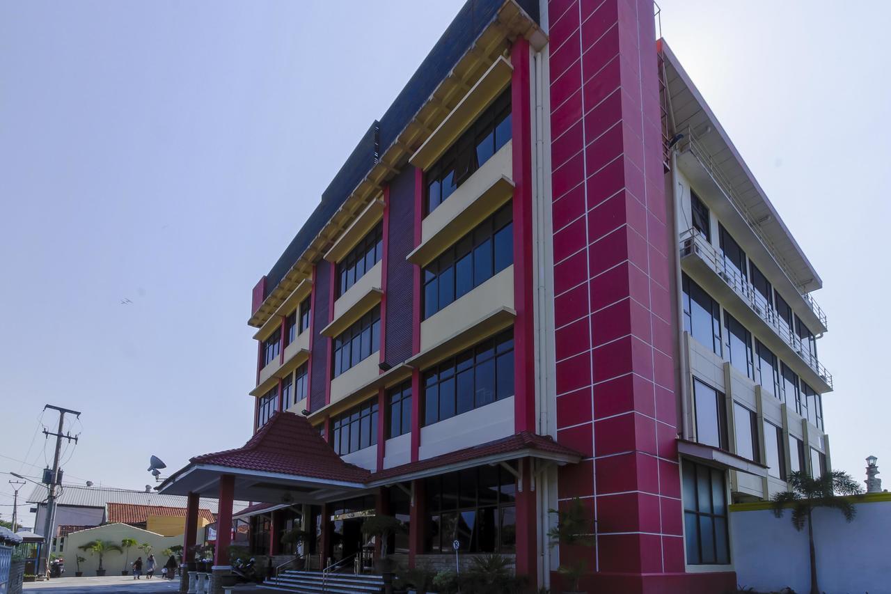 Reddoorz Plus Near Grage City Mall Cirebon Exteriér fotografie